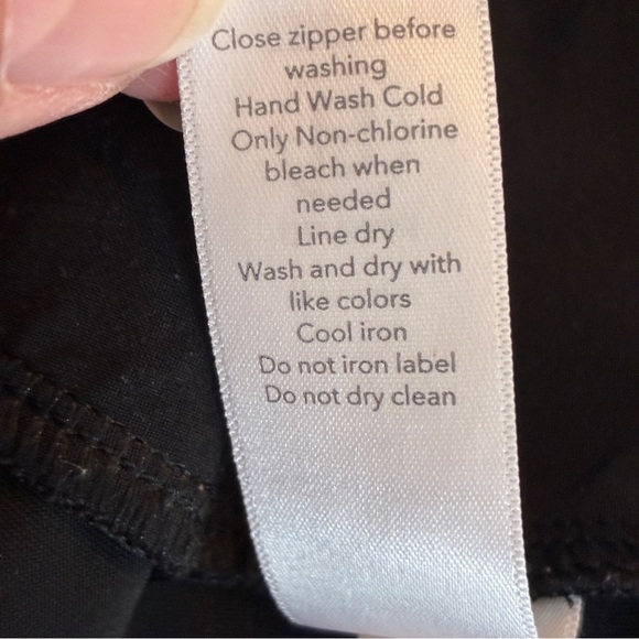 Athleta Stellar Black Cargo Pant Women’s 8Tall - Picture 5 of 14